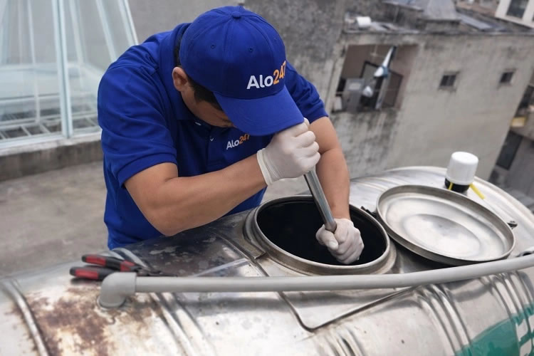 Sục rửa vệ sinh phao bồn nước, bể nước Vinh Nghệ An